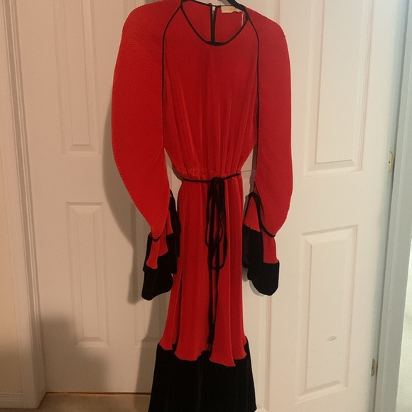 Tory Burch red pleated dress, perfect for the holiday-NWT - Picture 2 of 11